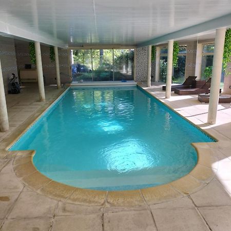 Au Charme Du Lac Espace Bien Etre Et Piscine Chauffe Proche Parc Et Restaurant Du Casino Форж-лез-О Экстерьер фото