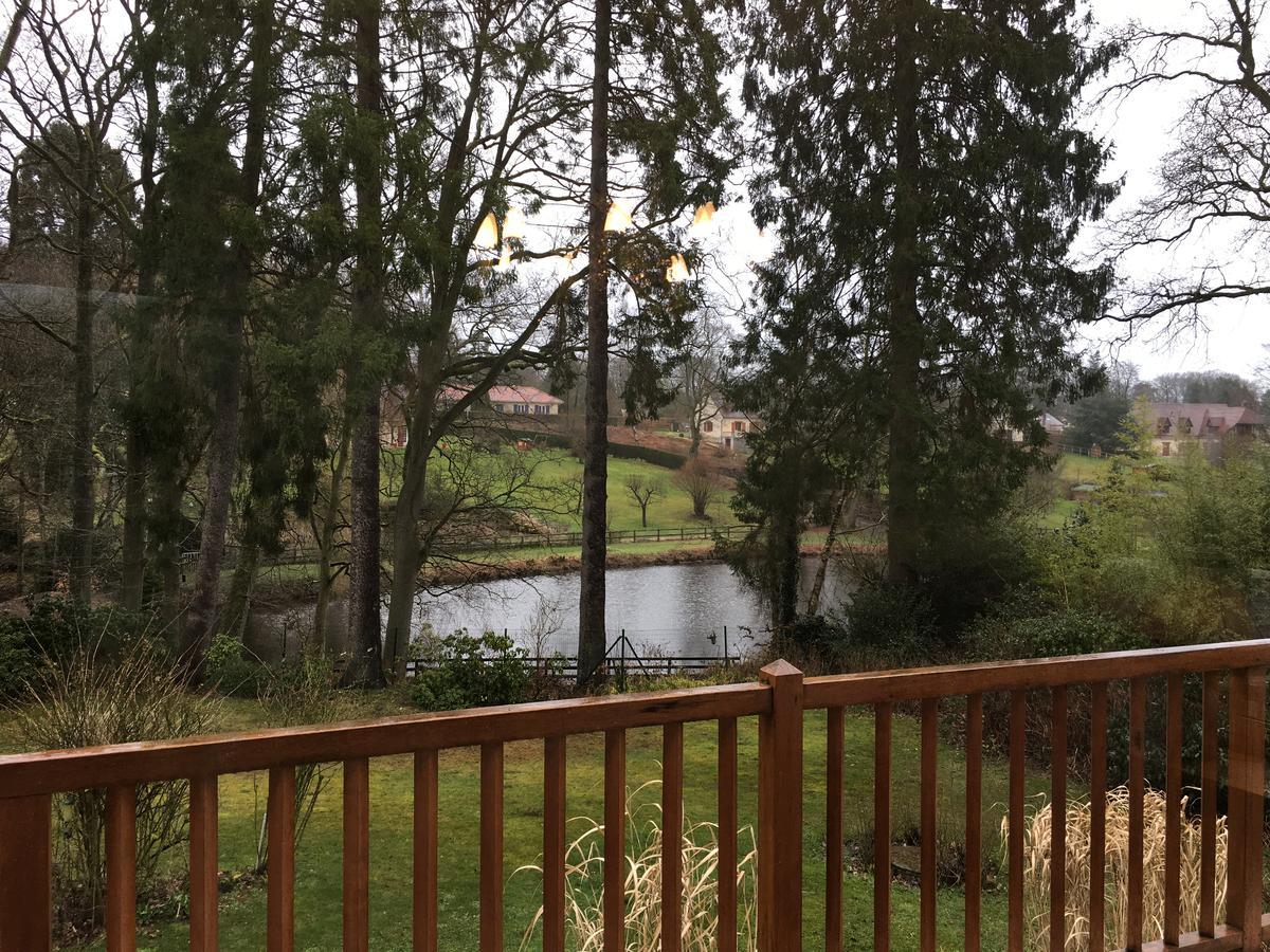 Au Charme Du Lac Espace Bien Etre Et Piscine Chauffe Proche Parc Et Restaurant Du Casino Форж-лез-О Экстерьер фото
